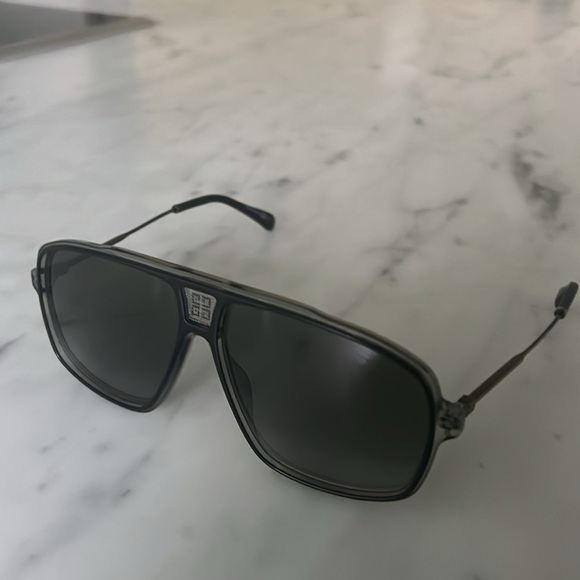 Givenchy Aviator sunglasses - Picture 2 of 7